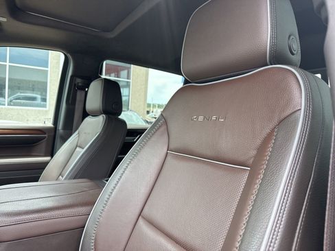 Used 2024 GMC Sierra 1500 Denali w/ Denali Reserve Package AWD/4WD image 15