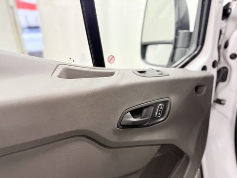 Used 2024 Ford Transit 250 Low Roof AWD w/ Exterior Upgrade Package image 15