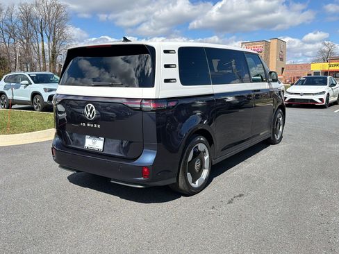 New 2025 Volkswagen ID. Buzz Pro S Plus image 9