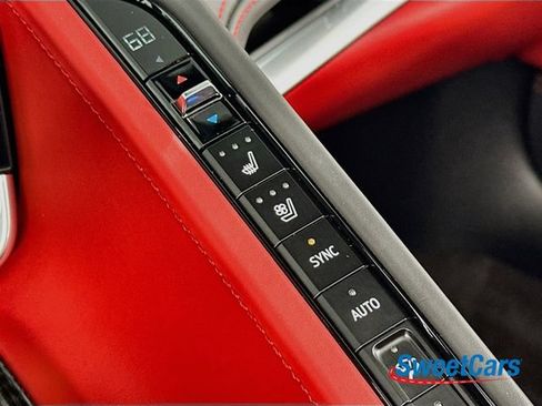 Used 2022 Chevrolet Corvette Stingray Premium Conv w/ Z51 Performance Package RWD image 35