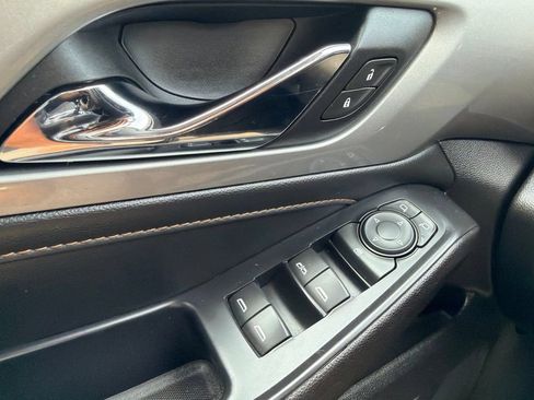 Used 2021 Chevrolet Traverse LT AWD/4WD image 28