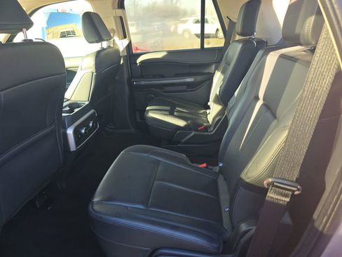Used 2024 Ford Expedition XLT image 12