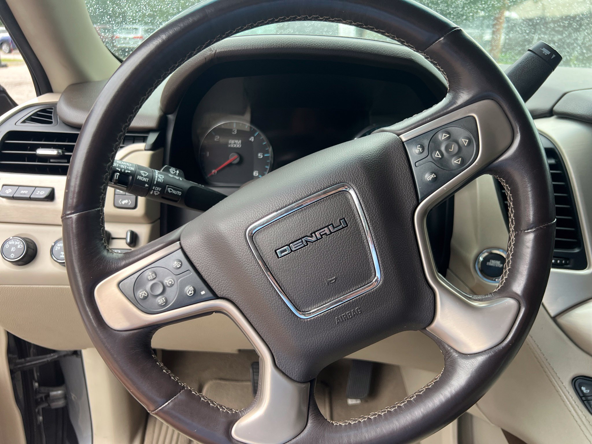 Used 2020 GMC Yukon XL Denali w/ Denali Premium Package AWD/4WD image 18