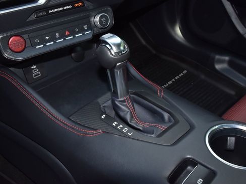 Used 2025 Ford Mustang Premium image 29