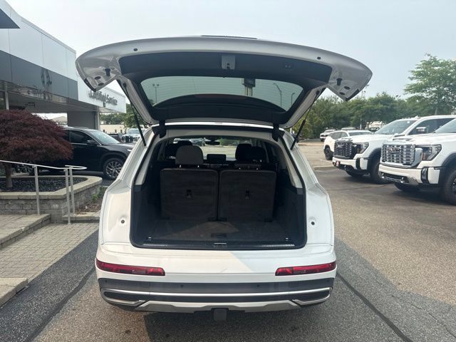 Used 2023 Audi Q7 3.0T Premium Plus AWD/4WD image 21