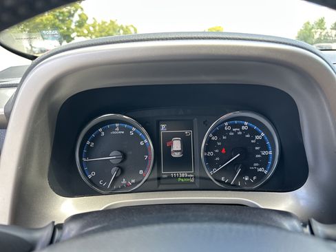 Used 2017 Toyota RAV4 Platinum FWD image 21