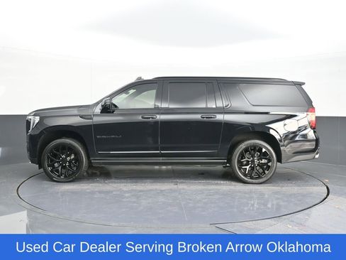 Used 2021 GMC Yukon XL Denali w/ Denali Premium Package image 4