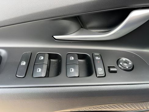 Used 2025 Hyundai Elantra SEL w/ Cargo Package image 18