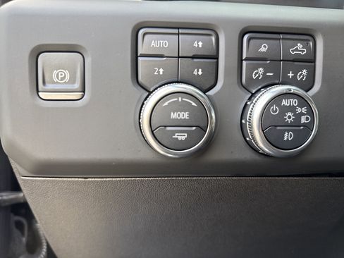 Used 2024 GMC Sierra 3500 Denali w/ Denali Reserve Package image 19