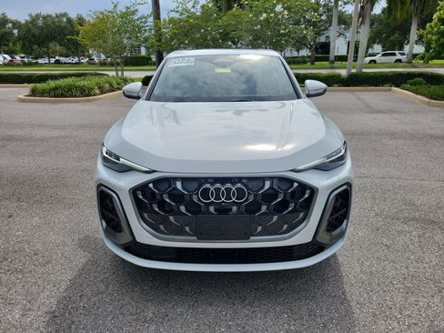 Used 2025 Audi Q5 Premium Plus w/ Premium Plus AWD/4WD image 3