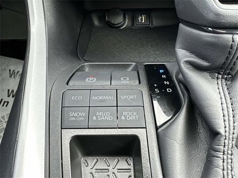 Used 2024 Toyota RAV4 XLE image 43