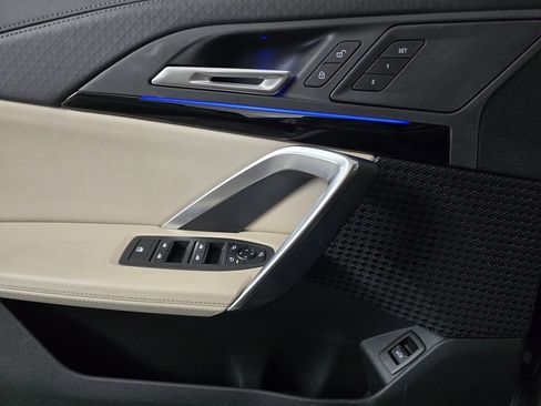 Used 2025 BMW X2 xDrive28i image 11