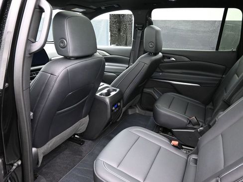 Certified 2025 Chevrolet Traverse LT w/ Sun and Wheel Package image 14