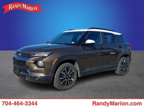 Used 2021 Chevrolet TrailBlazer ACTIV w/ Technology Package AWD/4WD image 1