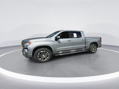 Used 2025 Chevrolet Silverado 1500 High Country w/ Technology Package AWD/4WD image 5