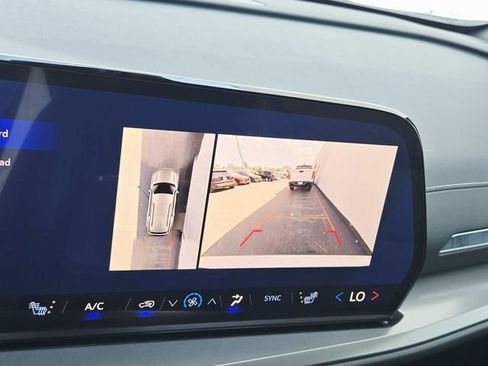 New 2027 Chevrolet Traverse LT w/ Midnight/Sport Edition FWD image 25