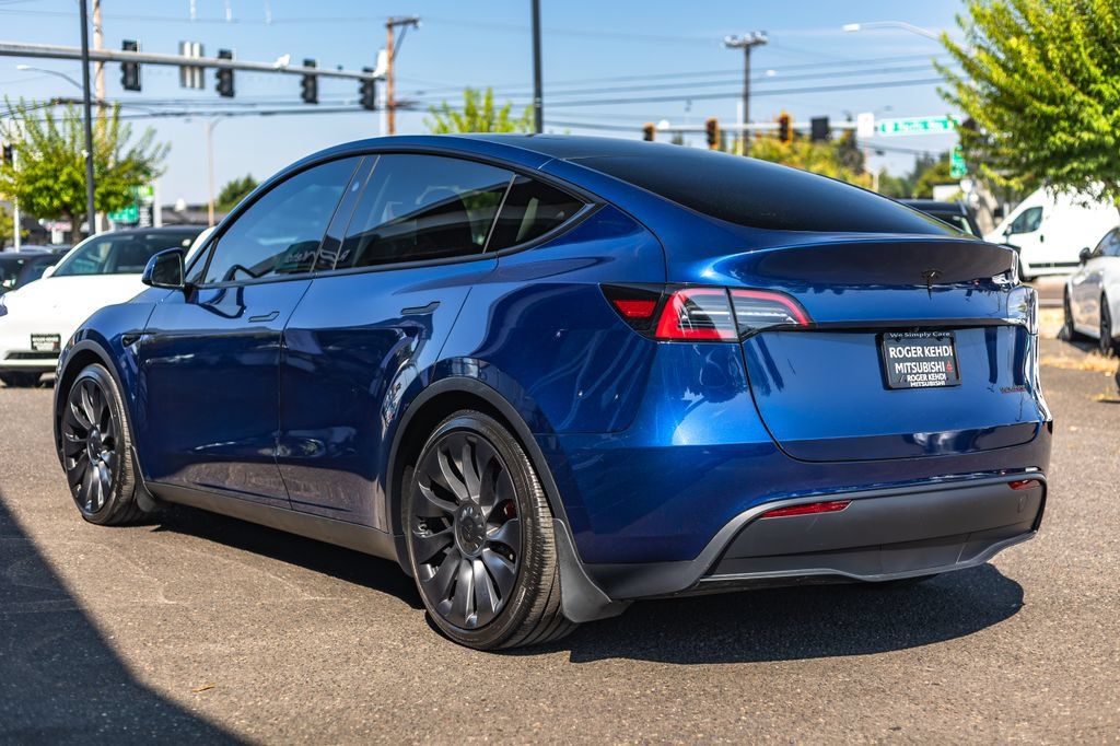 Used 2024 Tesla Model Y Performance AWD/4WD image 9