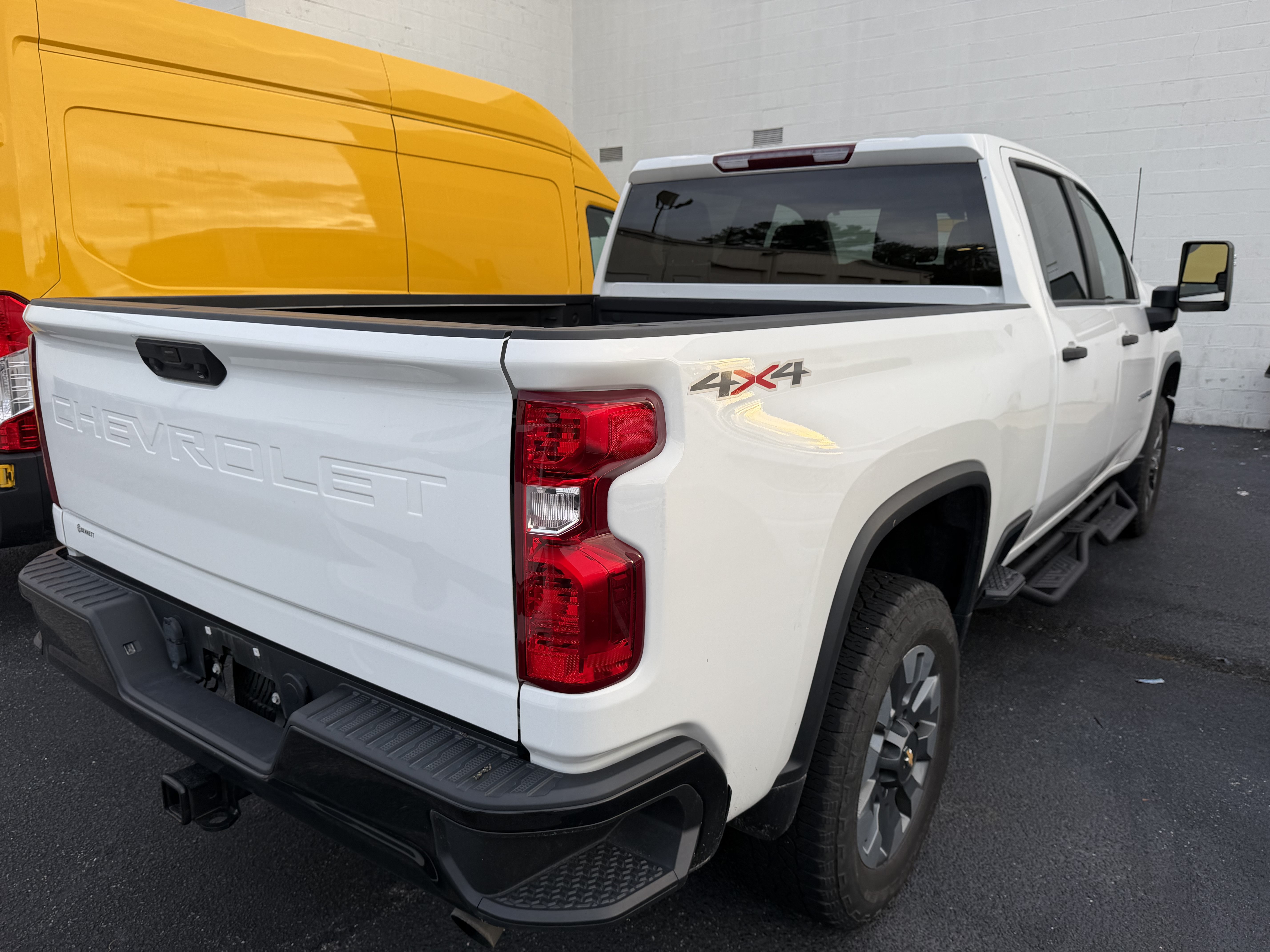 Used 2023 Chevrolet Silverado 2500 Custom w/ Custom Convenience Package AWD/4WD image 19