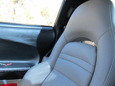 Used 2003 Chevrolet Corvette Coupe w/ Preferred Equipment Group image 59