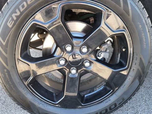 Used 2019 Jeep Grand Cherokee Laredo image 16