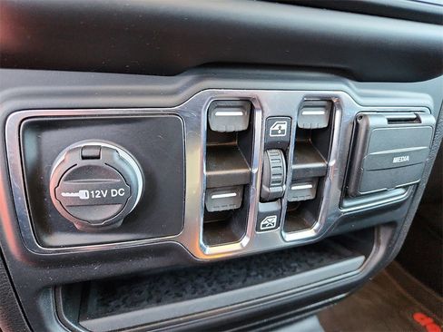 Used 2022 Jeep Wrangler Unlimited Sport image 22