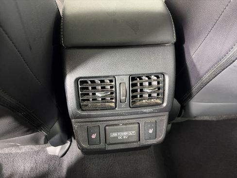 Used 2018 Subaru Outback 2.5i Limited image 18