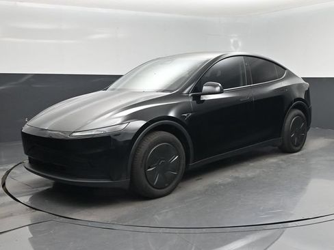 Used 2026 Tesla Model Y 2WD image 22