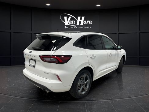 Used 2024 Ford Escape ST-Line w/ Tech Pack #1 AWD/4WD image 7