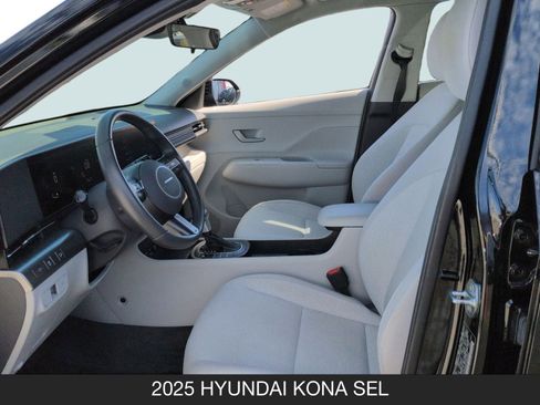 Used 2025 Hyundai Kona SEL image 14