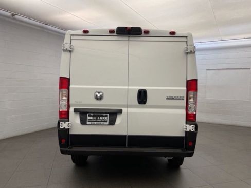 New 2026 RAM ProMaster 1500 w/ Storage Group FWD image 5