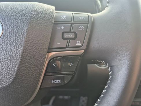 Used 2025 Toyota Camry Hybrid image 16