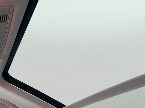 Used 2021 Volkswagen Tiguan SEL image 31