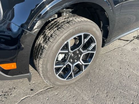 Used 2025 Ford Maverick Lariat w/ 4K Tow Package image 3