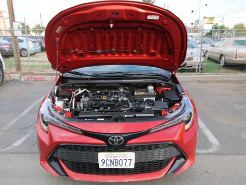 Used 2016 Toyota Camry XLE image 34