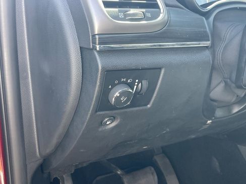 Used 2019 Jeep Grand Cherokee Limited w/ Trailer Tow Group IV image 11