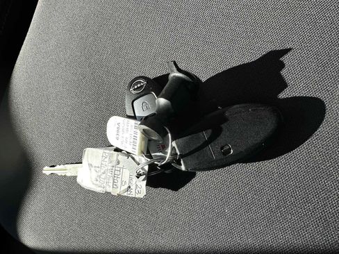 Used 2023 Nissan Titan S RWD image 25