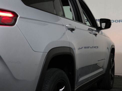 Used 2021 Jeep Grand Cherokee L Limited w/ Trailer Tow Group (B) AWD/4WD image 5