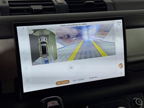 Used 2023 Land Rover Defender 130 SE image 17