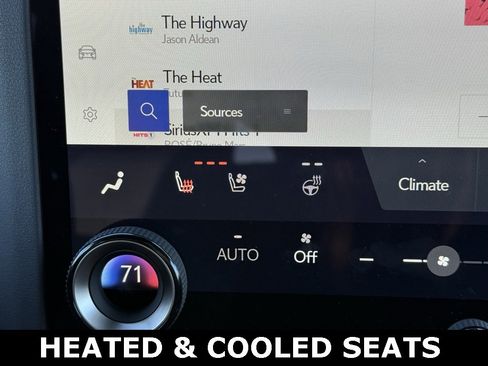 Used 2025 Lexus GX 550 image 9