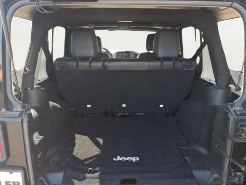 Used 2017 Jeep Wrangler Unlimited Sahara AWD/4WD image 19