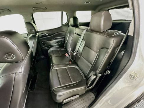 Used 2023 GMC Acadia SLT AWD/4WD image 30