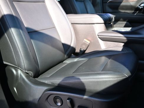 Used 2021 Chevrolet Tahoe Z71 w/ Rear Media and Nav Package image 33