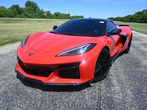Used 2026 Chevrolet Corvette Z06 w/ Stealth Interior Trim Package RWD image 4