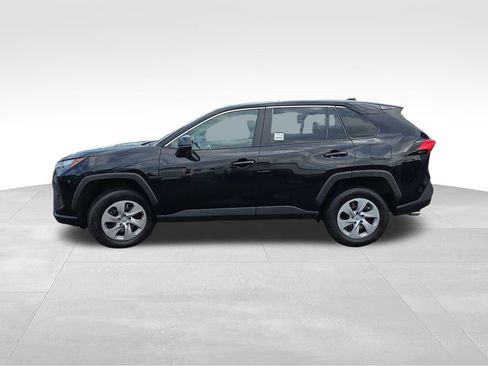 Used 2024 Toyota RAV4 LE AWD/4WD image 5