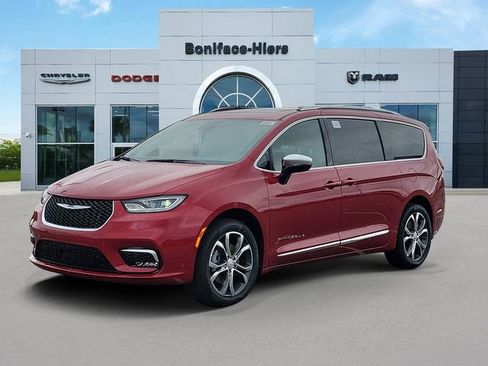 New 2026 Chrysler Pacifica Pinnacle image 2