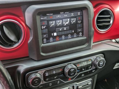 Used 2021 Jeep Gladiator Rubicon w/ LED Lighting Group AWD/4WD image 17