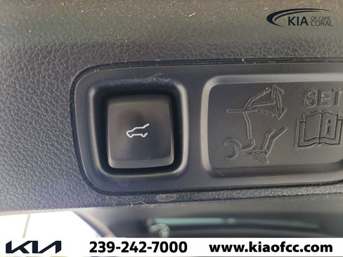Used 2020 Ford Expedition Max XLT w/ Equipment Group 202A RWD image 13