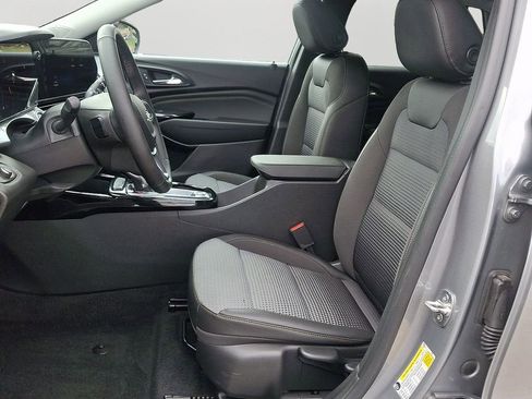 Used 2024 Chevrolet Trax LT w/ Driver Confidence Package image 14