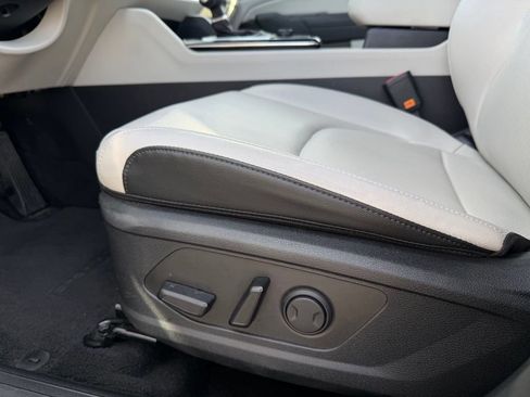 Certified 2025 Kia Sportage EX FWD image 14