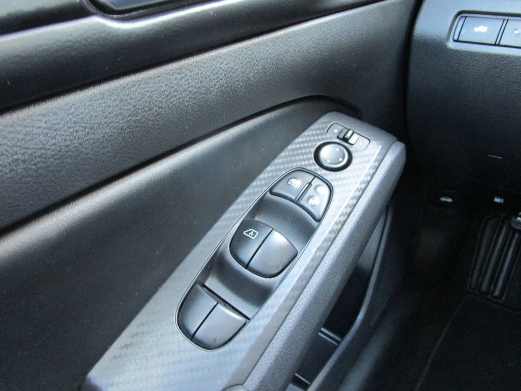 Used 2025 Nissan Altima 2.5 SV FWD image 43